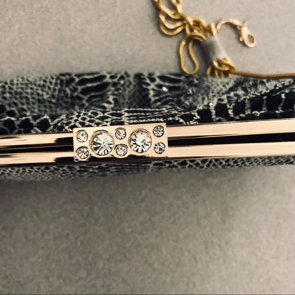 NWT~bebe Gold Animal Print Party Clutch w/ Chain - Picture 5 of 7